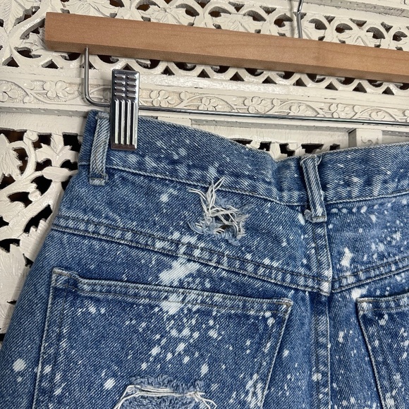 Vintage Petite Sophisticate Bleached Distressed Denim Cut Off Shorts Sz XS - Picture 5 of 7